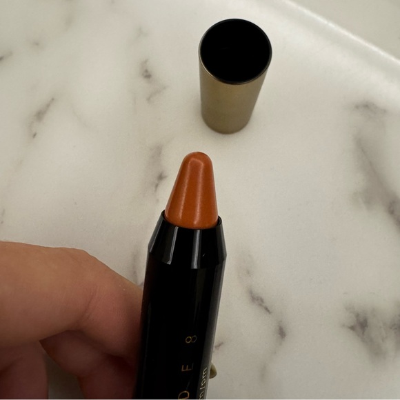 Code 8 set of 4: highlighter, eye shadow, mascara lip balm - Picture 13 of 13